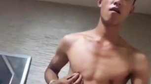 chinese twink cums for cam (2'20'')